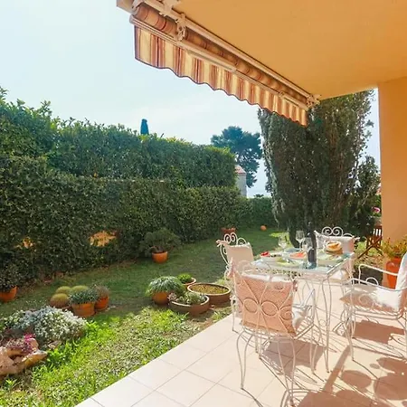 Apartment Fani With Lovely Garden , Near The Sea Split