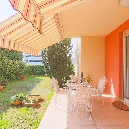 Fani With Lovely Garden , Near The Sea Apartment Split